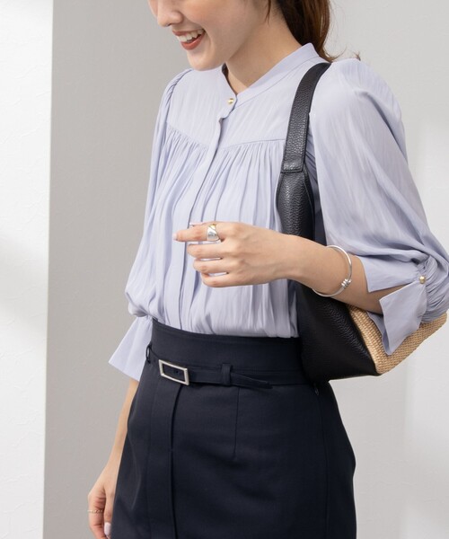 NOLLEY’S（ノーリーズ）の「5分袖ギャザーブラウス（シャツ/ブラウス・レディース・ホワイト系その他2/サックスブルー/ベビーピンク/オフホワイト/ネイビー・38）」の4枚目の写真