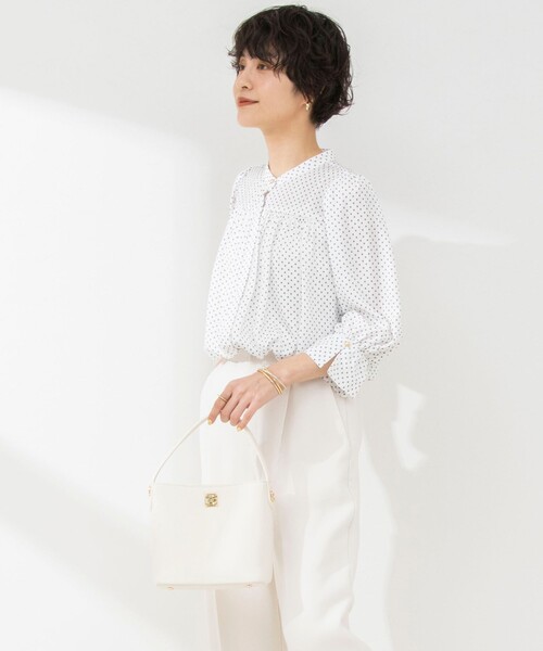 NOLLEY’S（ノーリーズ）の「5分袖ギャザーブラウス（シャツ/ブラウス・レディース・ホワイト系その他2/サックスブルー/ベビーピンク/オフホワイト/ネイビー・38）」の11枚目の写真