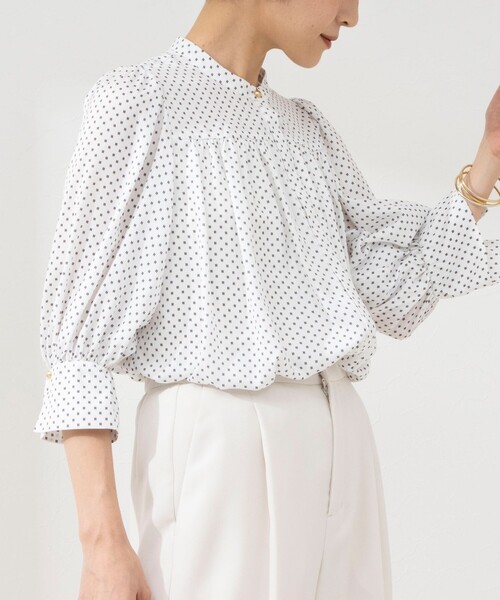 NOLLEY’S（ノーリーズ）の「5分袖ギャザーブラウス（シャツ/ブラウス・レディース・ホワイト系その他2/サックスブルー/ベビーピンク/オフホワイト/ネイビー・38）」の8枚目の写真