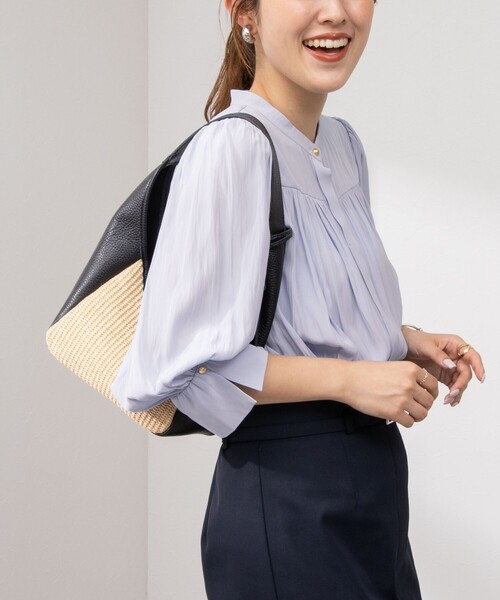 NOLLEY’S（ノーリーズ）の「5分袖ギャザーブラウス（シャツ/ブラウス・レディース・ホワイト系その他2/サックスブルー/ベビーピンク/オフホワイト/ネイビー・38）」の19枚目の写真