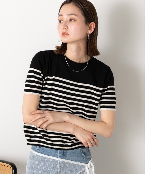 ad thie（アドティエ）の「カラーボーダー 半袖ニット（ニット/セーター・レディース・ブラック/アイボリー/ブルー・FREE）」の5枚目の写真