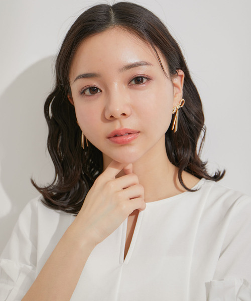 VIS（ビス）の「スウィングリボンピアス（ピアス（両耳用）・レディース・ゴールド/シルバー・FREE）」の4枚目の写真
