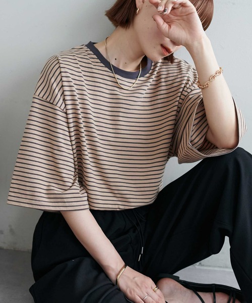 DISCOAT(ディスコート)の「【17色展開】ビック半袖Tシャツ≪WEB限定≫(Tシャツ/カットソー・レディース・ホワイト/チャコールグレー/ライトブルー/ブラック/ホワイト×ブラック/ホワイト×レッド/ベージュ系その他2/ピンク系その他/グレイッシュベージュ/ライトピンク/ホワイト×ネイビー/ブラック×ホワイト/グレー×ホワイト/ベージュ系その他/ダークグレー/ピンク系その他2/サンドベージュ・MEDIUM)」の11枚目の写真