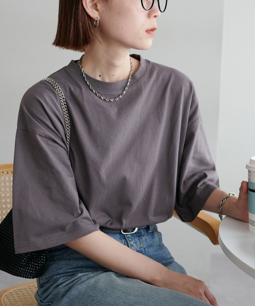 DISCOAT(ディスコート)の「【17色展開】ビック半袖Tシャツ≪WEB限定≫(Tシャツ/カットソー・レディース・ホワイト/チャコールグレー/ライトブルー/ブラック/ホワイト×ブラック/ホワイト×レッド/ベージュ系その他2/ピンク系その他/グレイッシュベージュ/ライトピンク/ホワイト×ネイビー/ブラック×ホワイト/グレー×ホワイト/ベージュ系その他/ダークグレー/ピンク系その他2/サンドベージュ・MEDIUM)」の1枚目の写真