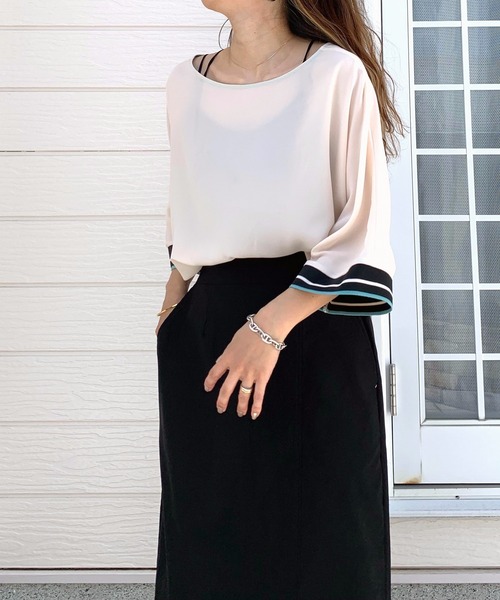 Q(キュー)の「ドルマンリブ5分袖ブラウス(シャツ/ブラウス・レディース・アイボリー/ブラック/ベージュ/カーキ/スモークピンク・MEDIUM)」の2枚目の写真