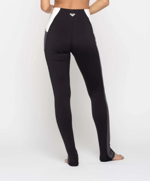 ROXY(ロキシー)の「JUMP HIGH METALLIC L/ロキシー水陸両用速乾UVカットレギンス・スパッツ(レギンス/スパッツ・レディース・ブラウン/ブルー/ブラック・LARGE/MEDIUM/SMALL)」の16枚目の写真