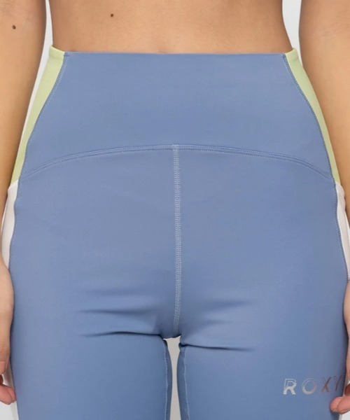 ROXY(ロキシー)の「JUMP HIGH METALLIC L/ロキシー水陸両用速乾UVカットレギンス・スパッツ(レギンス/スパッツ・レディース・ブラウン/ブルー/ブラック・LARGE/MEDIUM/SMALL)」の5枚目の写真