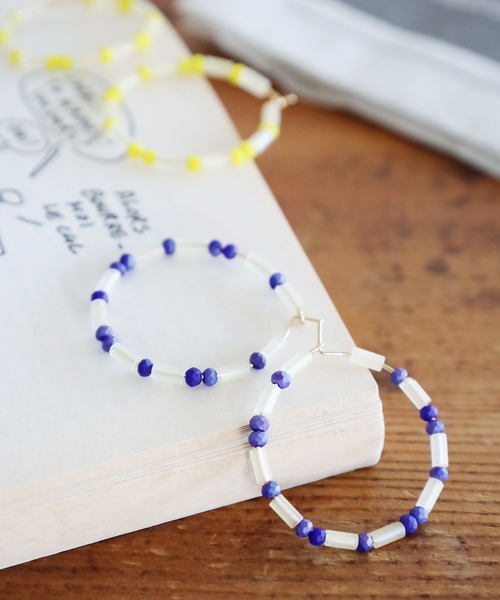 niko and...（ニコアンド）の「ビーズ2トーンフープピアス（ピアス（両耳用）・レディース・イエロー/ネイビー・0）」の2枚目の写真