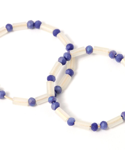 niko and...（ニコアンド）の「ビーズ2トーンフープピアス（ピアス（両耳用）・レディース・イエロー/ネイビー・0）」の4枚目の写真