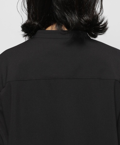 niko and...（ニコアンド）の「TRツイルバンドカラーシャツ（シャツ/ブラウス・メンズ・チャコール/ブラック・LARGE/MEDIUM）」の6枚目の写真