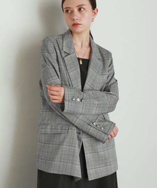shetila(シェティラ)の「美人度があがる、 金ボタン ダブルテーラードジャケット【無地/チェック】(テーラードジャケット・レディース・ブラウン系/グレー系/ネイビー/チャコール/ライトグレー/ベージュ系/ベージュ/カーキ/キナリ/ブラウン・M)」の4枚目の写真
