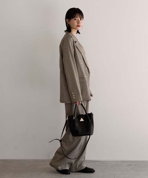 shetila(シェティラ)の「美人度があがる、 金ボタン ダブルテーラードジャケット【無地/チェック】(テーラードジャケット・レディース・ブラウン系/グレー系/ネイビー/チャコール/ライトグレー/ベージュ系/ベージュ/カーキ/キナリ/ブラウン・M)」の12枚目の写真