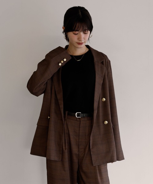 shetila(シェティラ)の「美人度があがる、 金ボタン ダブルテーラードジャケット【無地/チェック】(テーラードジャケット・レディース・ブラウン系/グレー系/ネイビー/チャコール/ライトグレー/ベージュ系/ベージュ/カーキ/キナリ/ブラウン・M)」の14枚目の写真