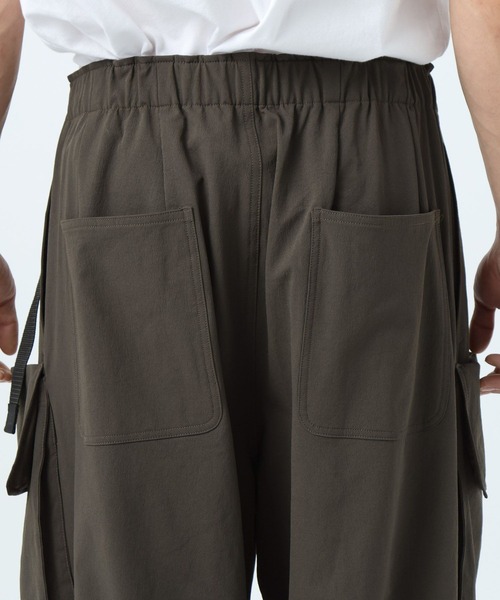 BAYFLOW（ベイフロー）の「【ウルマ×BAYFLOW】バギーフィットテッククライミングカーゴパンツ（カーゴパンツ・メンズ・ブラック/カーキ・MEDIUM/LARGE）」の13枚目の写真