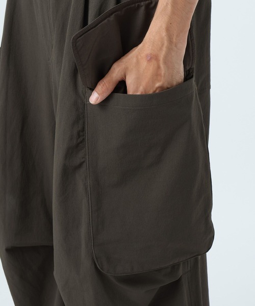 BAYFLOW（ベイフロー）の「【ウルマ×BAYFLOW】バギーフィットテッククライミングカーゴパンツ（カーゴパンツ・メンズ・ブラック/カーキ・MEDIUM/LARGE）」の16枚目の写真