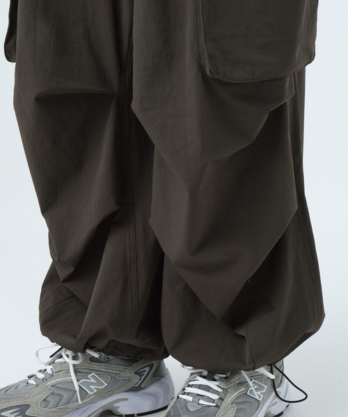 BAYFLOW（ベイフロー）の「【ウルマ×BAYFLOW】バギーフィットテッククライミングカーゴパンツ（カーゴパンツ・メンズ・ブラック/カーキ・MEDIUM/LARGE）」の17枚目の写真