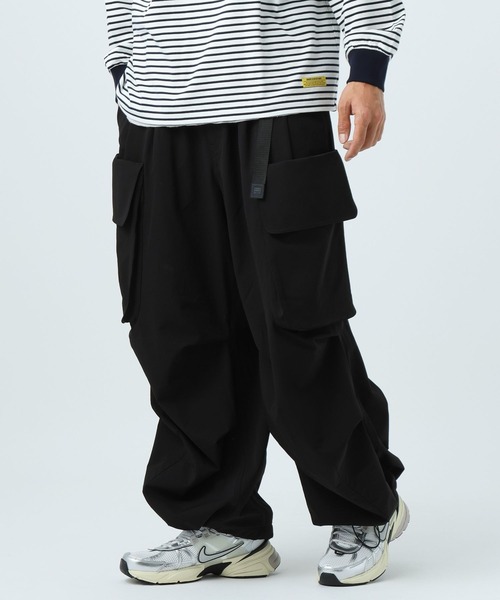 BAYFLOW（ベイフロー）の「【ウルマ×BAYFLOW】バギーフィットテッククライミングカーゴパンツ（カーゴパンツ・メンズ・ブラック/カーキ・MEDIUM/LARGE）」の5枚目の写真