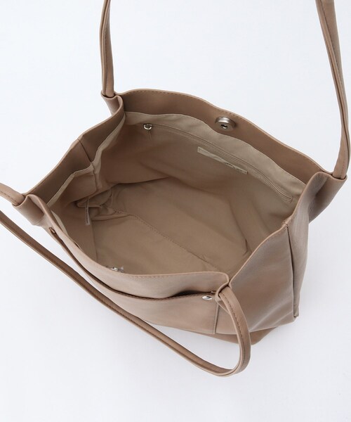 SHOO・LA・RUE（シューラルー）の「◆大人の高見え つまみハンドル ポケットトートバッグ（トートバッグ・レディース・ワインレッド/ベージュ系4/グレー/ブラック・00）」の10枚目の写真