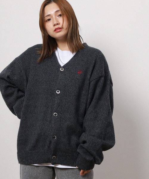 BEVERLY HILLS POLO CLUB（ビバリーヒルズポロクラブ）の「【71】【BEVERLY HILLS POLO CLUB/ビバリーヒルズポロクラブ】ワンポイント刺繍 モヘアタッチ ニットカーディガン（カーディガン/ボレロ・レディース・オレンジ/ライトブルー/エメラルド/ラベンダー/グレー系その他/グリーン系その他/スモークピンク/スミクロ/ライトベージュ/ダークオレンジ/グレー系/パープル系/ライトグレー系/オレンジ系/ブラック系/ホワイト系/ブラウン系/レッド系/ライトグレー系1/レッド系1/ブルー系/ブラック系1/グリーン系・M/L/XL）」の2枚目の写真