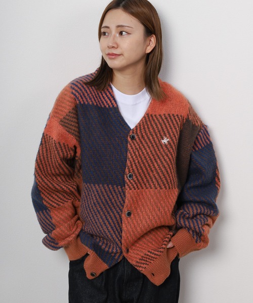 BEVERLY HILLS POLO CLUB（ビバリーヒルズポロクラブ）の「【71】【BEVERLY HILLS POLO CLUB/ビバリーヒルズポロクラブ】ワンポイント刺繍 モヘアタッチ ニットカーディガン（カーディガン/ボレロ・レディース・オレンジ/ライトブルー/エメラルド/ラベンダー/グレー系その他/グリーン系その他/スモークピンク/スミクロ/ライトベージュ/ダークオレンジ/グレー系/パープル系/ライトグレー系/オレンジ系/ブラック系/ホワイト系/ブラウン系/レッド系/ライトグレー系1/レッド系1/ブルー系/ブラック系1/グリーン系・M/L/XL）」の22枚目の写真