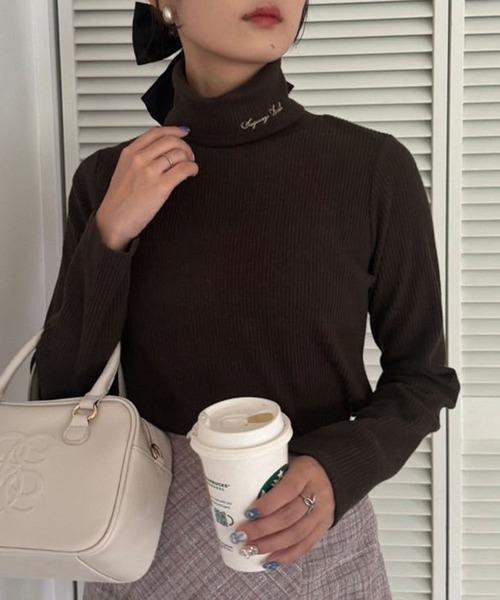 one after another NICE CLAUP（ワンアフターアナザーナイスクラップ）の「ハイネックテレコトップス（Tシャツ/カットソー・レディース・オフホワイト/ブラウン/ブラック/レッド・FREE）」の12枚目の写真