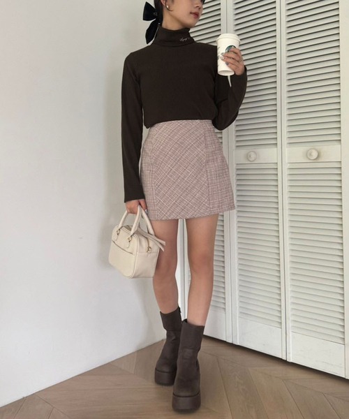 one after another NICE CLAUP（ワンアフターアナザーナイスクラップ）の「ハイネックテレコトップス（Tシャツ/カットソー・レディース・オフホワイト/ブラウン/ブラック/レッド・FREE）」の13枚目の写真