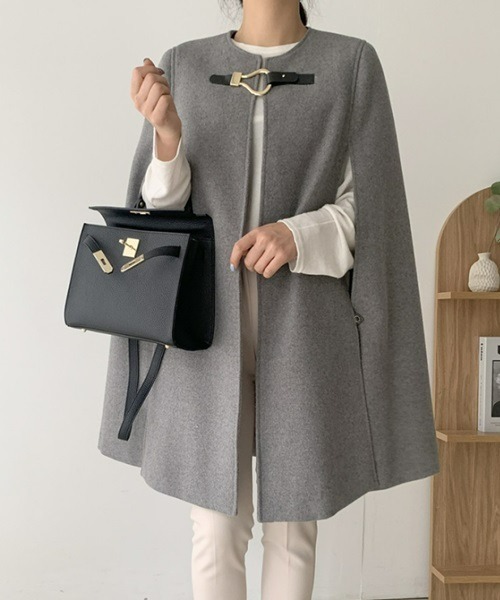 Ritomo De Ricco（リトモ・デ・リコ）の「ポンチョコート（ポンチョ・レディース・グレー/ブラック・FREE）」の3枚目の写真