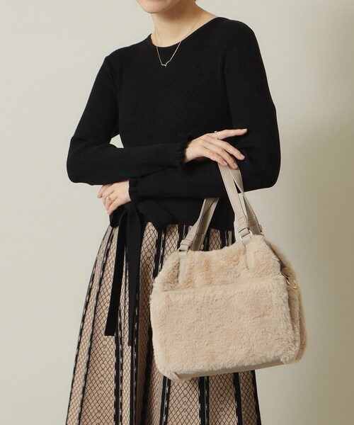 ITS'DEMO（イッツデモ）の「◆【2WAY】両あおりフェイクファートート（トートバッグ・レディース・ベージュ/ライトグレー系3/アイボリー・00）」の5枚目の写真