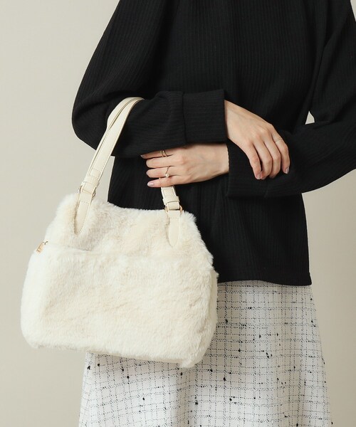 ITS'DEMO（イッツデモ）の「◆【2WAY】両あおりフェイクファートート（トートバッグ・レディース・ベージュ/ライトグレー系3/アイボリー・00）」の10枚目の写真