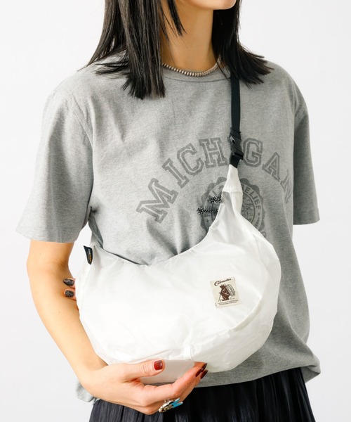 COBMASTER(コブマスター)の「【COBMASTER】ナイロン ショルダーバッグ / BANANA S BAG【WEB限定】(ショルダーバッグ・レディース・ラベンダー/ブラック/ベージュ/ホワイト・フリー)」の1枚目の写真