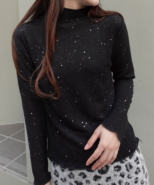 COHINA ボタンデザインボトルネックトップス ベージュ 未使用品 セール】ボトルネックラメトップス（Tシャツ/カットソー