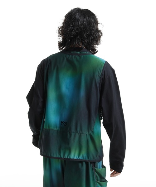 Y-3（ワイスリー）の「M AOP MESH VEST（その他アウター・メンズ・マルチ・MEDIUM/X-SMALL/SMALL/LARGE/X-LARGE）」の2枚目の写真