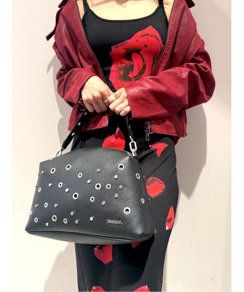 Desigual(デシグアル)の「Circle Studs Shoulder Bag/サークルスタッズ ショルダー(ハンド)バッグ(ハンドバッグ・レディース・ブラック・FREE)」の8枚目の写真