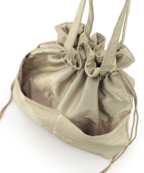 SHOO・LA・RUE（シューラルー）の「シャイニー巾着トートバッグ（トートバッグ・レディース・シルバー/ナチュラル/ブラック・00）」の15枚目の写真