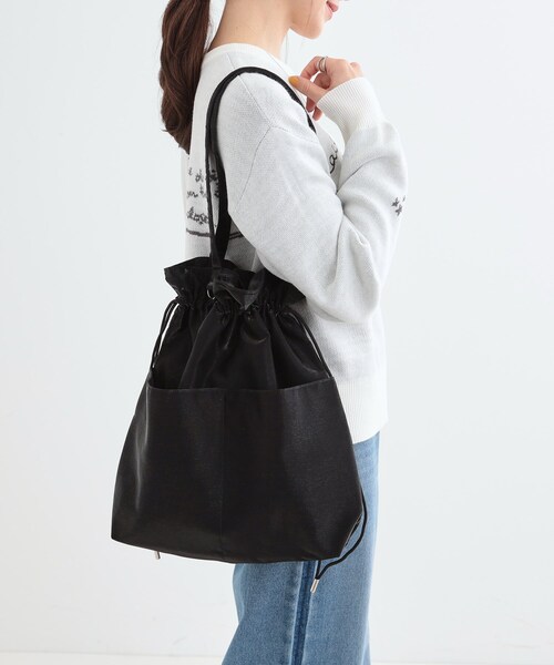 SHOO・LA・RUE（シューラルー）の「シャイニー巾着トートバッグ（トートバッグ・レディース・シルバー/ナチュラル/ブラック・00）」の17枚目の写真