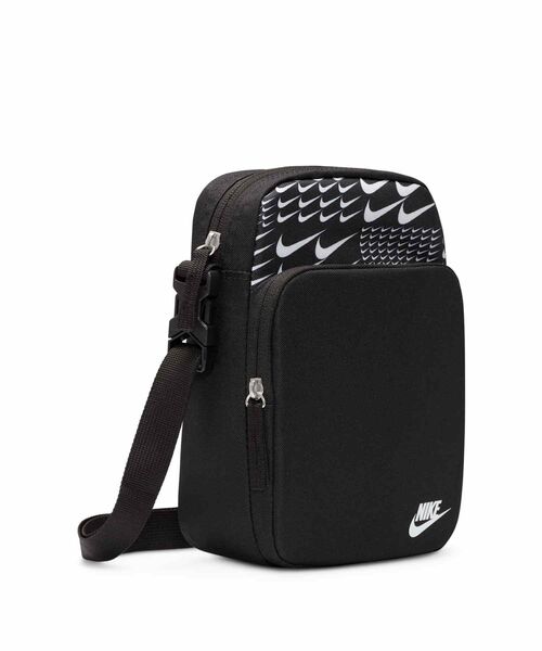 NIKE（ナイキ）の「ナイキ ヘリテージ クロスボディバッグ (4L) / Nike Heritage Crossbody Bag (4L) HJ8359-010 Black（ボディバッグ/ウエストポーチ・メンズ・ブラック・ONE SIZE）」の2枚目の写真