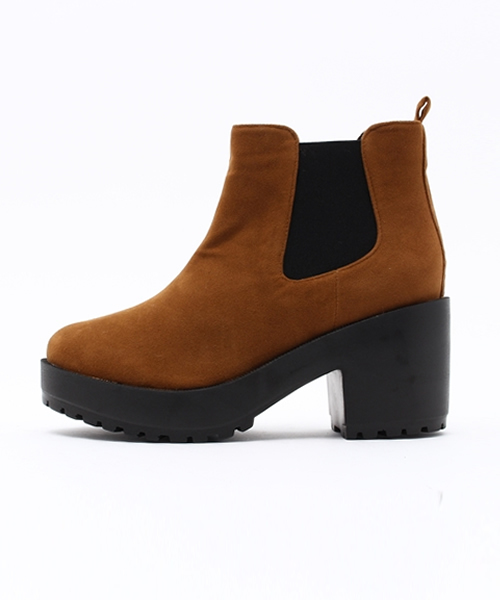 one after another NICE CLAUP（ワンアフターアナザーナイスクラップ）の「★【SEDA12月号掲載 ナイスクラップ】スエードサイドゴアショートブーツ（ブーツ・レディース・ブラック/キャメル・SMALL/LARGE/MEDIUM）」の6枚目の写真