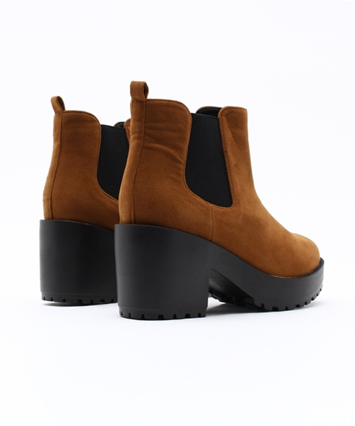 one after another NICE CLAUP（ワンアフターアナザーナイスクラップ）の「★【SEDA12月号掲載 ナイスクラップ】スエードサイドゴアショートブーツ（ブーツ・レディース・ブラック/キャメル・SMALL/LARGE/MEDIUM）」の8枚目の写真