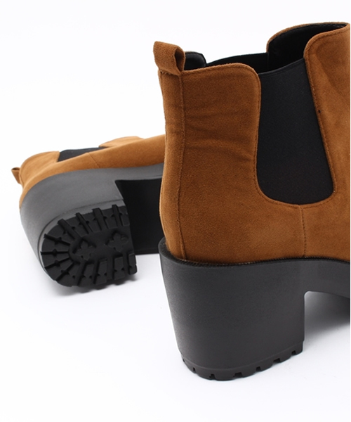 one after another NICE CLAUP（ワンアフターアナザーナイスクラップ）の「★【SEDA12月号掲載 ナイスクラップ】スエードサイドゴアショートブーツ（ブーツ・レディース・ブラック/キャメル・SMALL/LARGE/MEDIUM）」の4枚目の写真