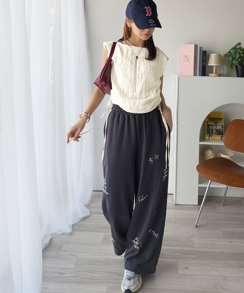 classicalelf(クラシカルエルフ)の「ポコポコ質感が涼しげ、夏の相棒トップス。ボートネックノースリーブサイドドロストリボンポコポコトップス(Tシャツ/カットソー・レディース・ブルー/アイボリー/ブラック/チャコール・X-LARGE/SMALL/MEDIUM/LARGE)」の21枚目の写真
