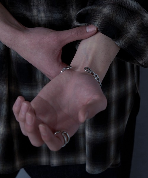 LION HEART（ライオンハート）の「【LION HEART】≪別注≫アンカーチェーンバングル　Anchor Chain Bangle　メンズギフト/誕生日/クリスマス/プレゼント/ペアアクセ（バングル/リストバンド・メンズ・シルバー・FREE）」の5枚目の写真