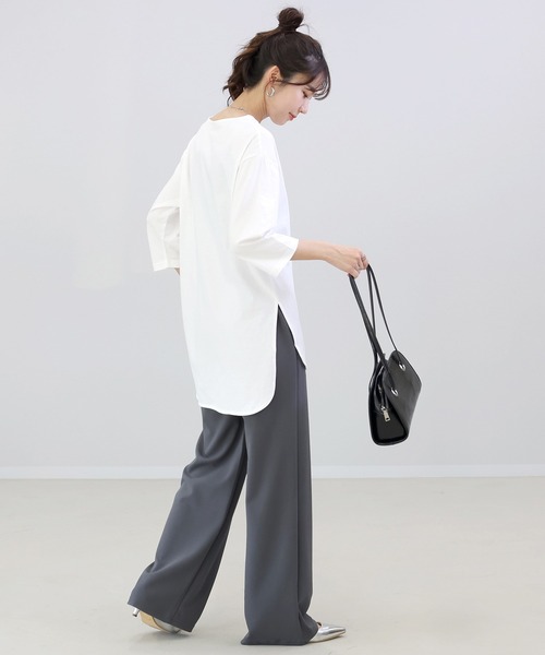 Aletta vita（アレッタビータ）の「選べる袖丈　ボートネック綿裾スリットチュニックカットソー（Tシャツ/カットソー・レディース・オフホワイト/ブラック系その他/ブラック/グレー系その他/ホワイト系その他/グレー系その他2・FREE）」の10枚目の写真