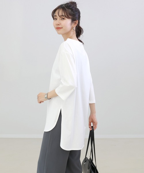 Aletta vita（アレッタビータ）の「選べる袖丈　ボートネック綿裾スリットチュニックカットソー（Tシャツ/カットソー・レディース・オフホワイト/ブラック系その他/ブラック/グレー系その他/ホワイト系その他/グレー系その他2・FREE）」の11枚目の写真