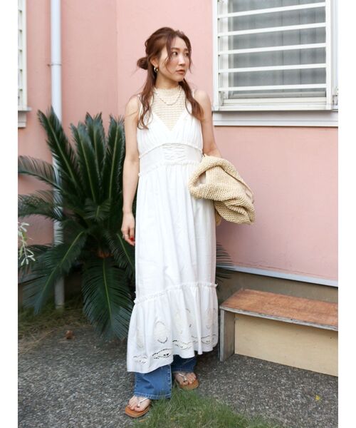 Ungrid(アングリッド)の「カットワークデザインキャミワンピース(ワンピース・レディース・オフホワイト/ブラック/ブルー・FREE)」の17枚目の写真