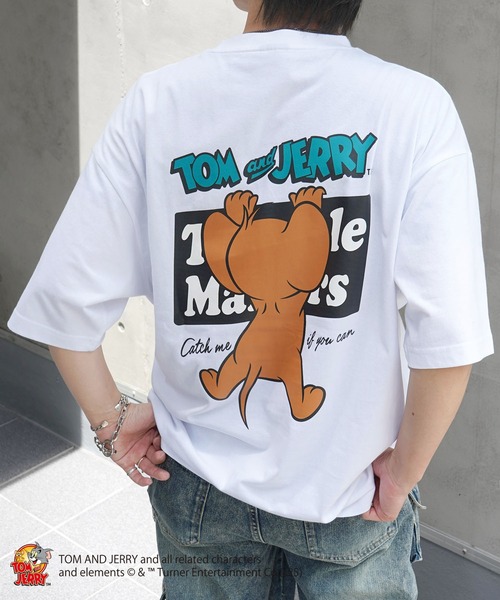 ILL'S（イルズ）の「25SS【TOM&JERRY / トムとジェリー】ビッグシルエットバックプリントTシャツ ユニセックス（Tシャツ/カットソー・メンズ・ブルー系その他/ホワイト系その他/ホワイト/ブラック/レッド系その他2/ホワイト系その他2/ブラック系その他/ブラック系その他2/イエロー/ホワイト系その他3/ブラック系その他5/ブラック系その他4/ブラック系その他3/ホワイト系その他5/ホワイト系その他4・L/M）」の4枚目の写真