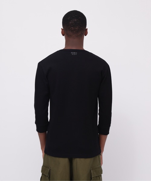 AVIREX（アヴィレックス）の「《DAILY/デイリー》2/3 SLEEVE U-NECK T-SHIRT / デイリーウェア 2/3 スリーブ Uネック Tシャツ/ AVIREX / アヴィレックス（Tシャツ/カットソー・メンズ・ブラック/ホワイト/グレー/チャコール・X-LARGE/LARGE/MEDIUM/SMALL）」の13枚目の写真