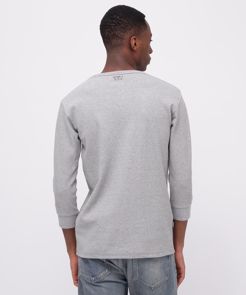 AVIREX（アヴィレックス）の「《DAILY/デイリー》2/3 SLEEVE U-NECK T-SHIRT / デイリーウェア 2/3 スリーブ Uネック Tシャツ/ AVIREX / アヴィレックス（Tシャツ/カットソー・メンズ・ブラック/ホワイト/グレー/チャコール・X-LARGE/LARGE/MEDIUM/SMALL）」の20枚目の写真