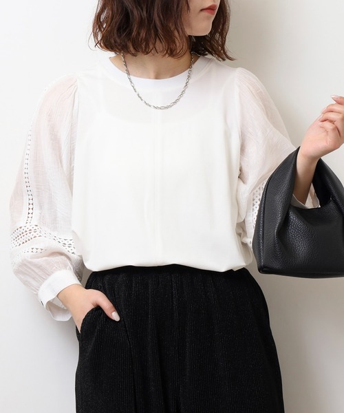 EGLANTINE(エグランティーヌ)の「EGLANTINE 袖レース 素材切り替え 長袖カットソー(Tシャツ/カットソー・レディース・ネイビー/ベージュ/オフホワイト・40)」の4枚目の写真