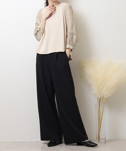 EGLANTINE(エグランティーヌ)の「EGLANTINE 袖レース 素材切り替え 長袖カットソー(Tシャツ/カットソー・レディース・ネイビー/ベージュ/オフホワイト・40)」の11枚目の写真