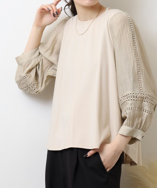 EGLANTINE(エグランティーヌ)の「EGLANTINE 袖レース 素材切り替え 長袖カットソー(Tシャツ/カットソー・レディース・ネイビー/ベージュ/オフホワイト・40)」の8枚目の写真